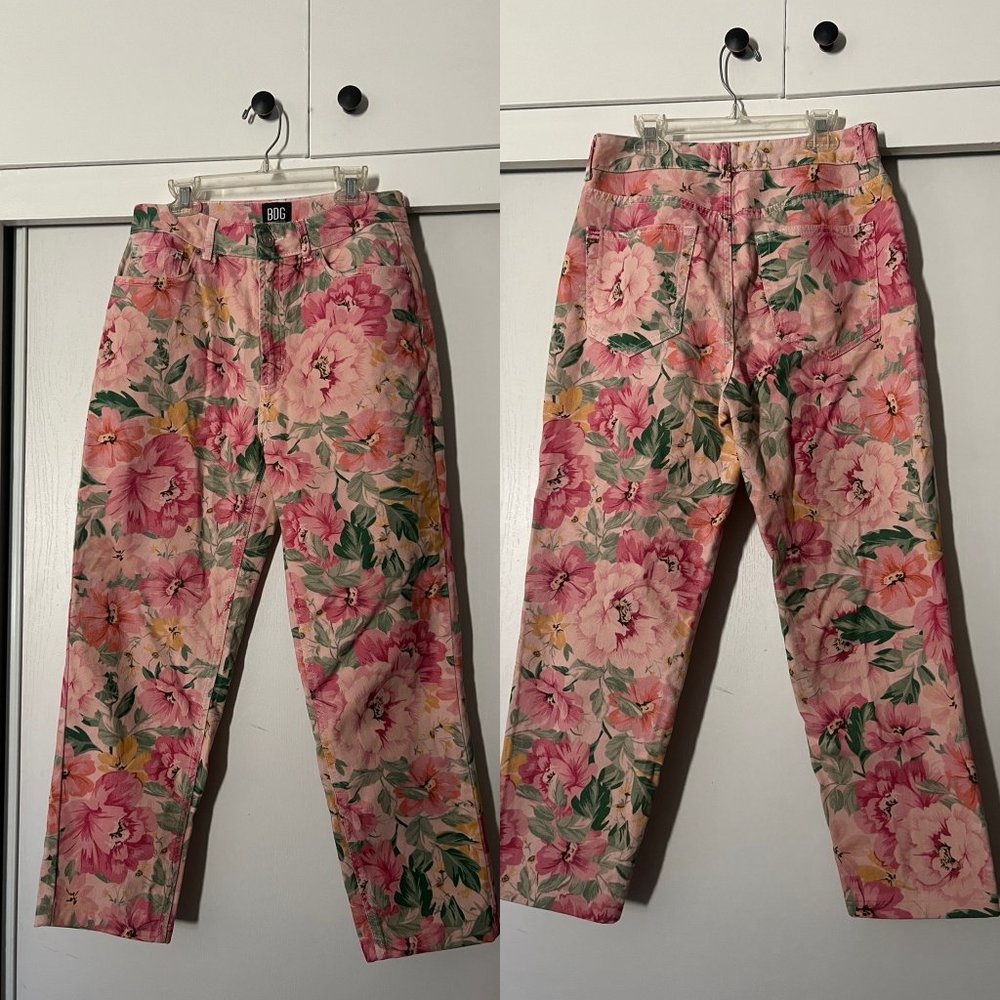 BDG Urban Outfitters pink floral mom jeans Taylor Swift Lover era size 28